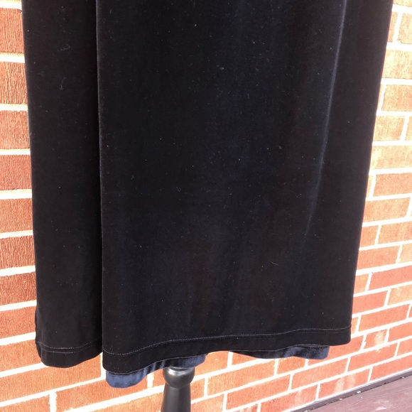 ⚜️ Holiday Ready Calf Length Velour Skirt 🎄🎄 - Picture 8 of 8